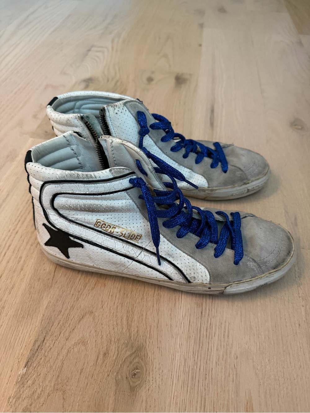 Golden Goose White High-Top Kids Sneakers with Blue Laces and Black Star